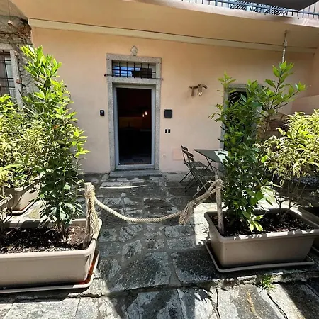 Spacious House In Tapigliano With Terrace For 12 People 度假居 Nebbiuno
